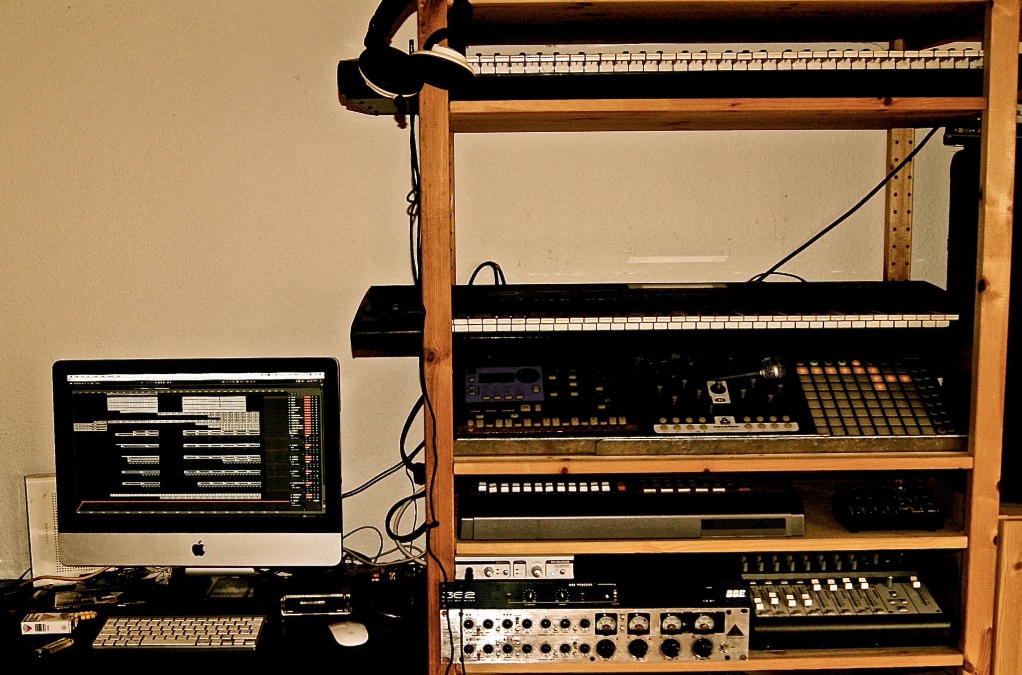 Read more about the article Unveiling the Complexity of Electronic Music: Beyond the Button Presses